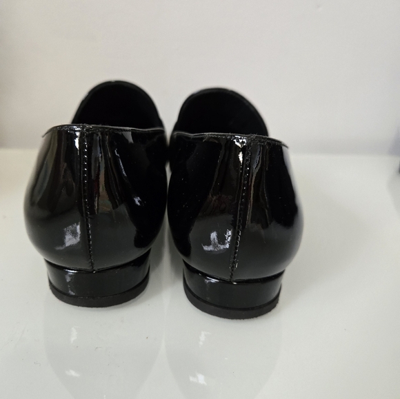 STUART WEITZMAN Black Patent Leather Slip On Loafers. Size 8.5 - Picture 6 of 9